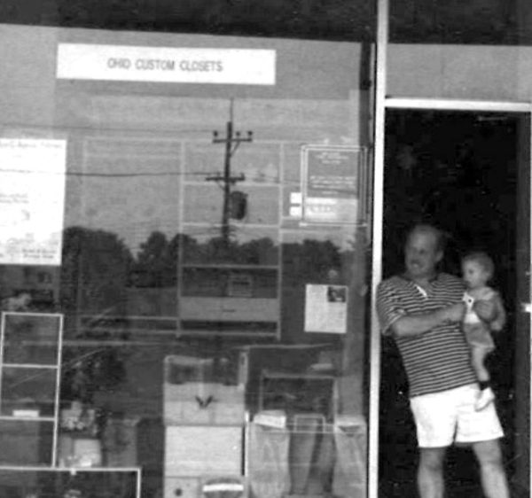 Storefront dad and i-black-white
